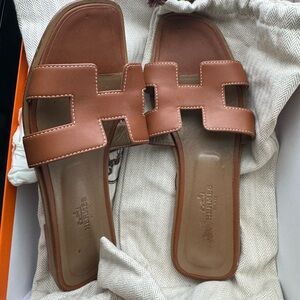 Hermes Oran color gold